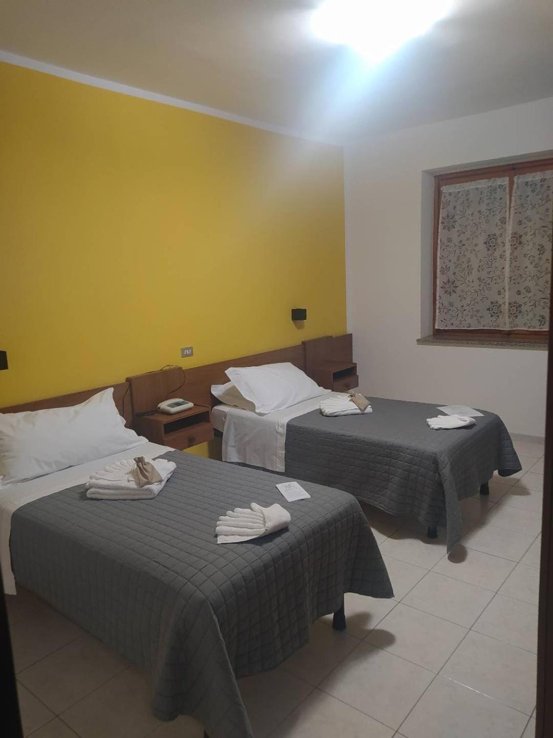 hotel baiardo Romagnano Sesia Bagian luar foto