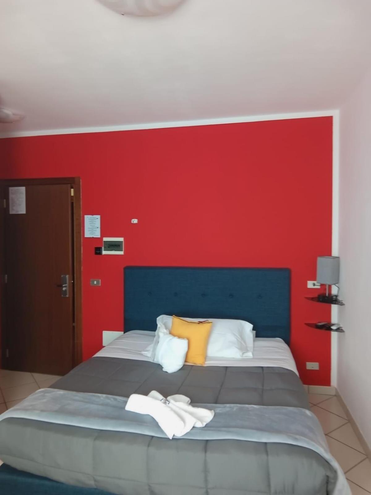 hotel baiardo Romagnano Sesia Bagian luar foto
